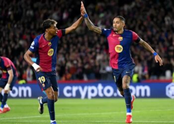 FC Barcelone Brille Grâce à Lamine Yamal et Raphinha lors de la Victoire 3-1 contre Benfica